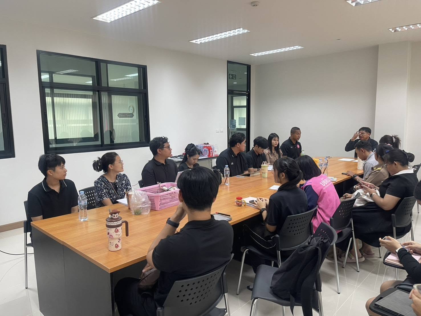 ประชุมขับเคลื่อนและติดตามการดำเนินงานด้านวิชาการ